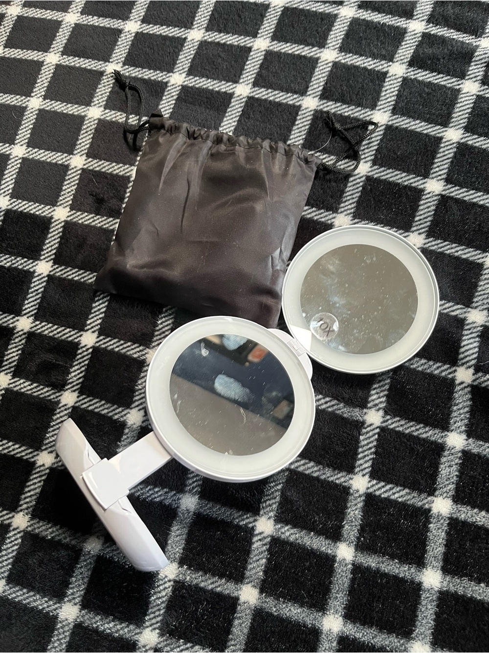 Portable White LED Travel Makeup Mirror with Pouch